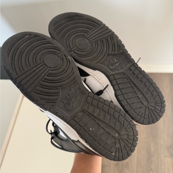 Nike Panda Dunks - Picture 3 of 3